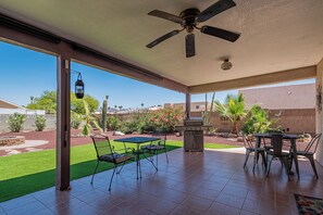 Outdoor dining - Comfortable Desert Get-Away  (Yuma)