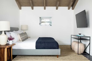 House (6 Bedrooms) | Interior - O'neill Buyout by Avantstay Modern Beach Getaway Newly Renovated! (Newport Beach)