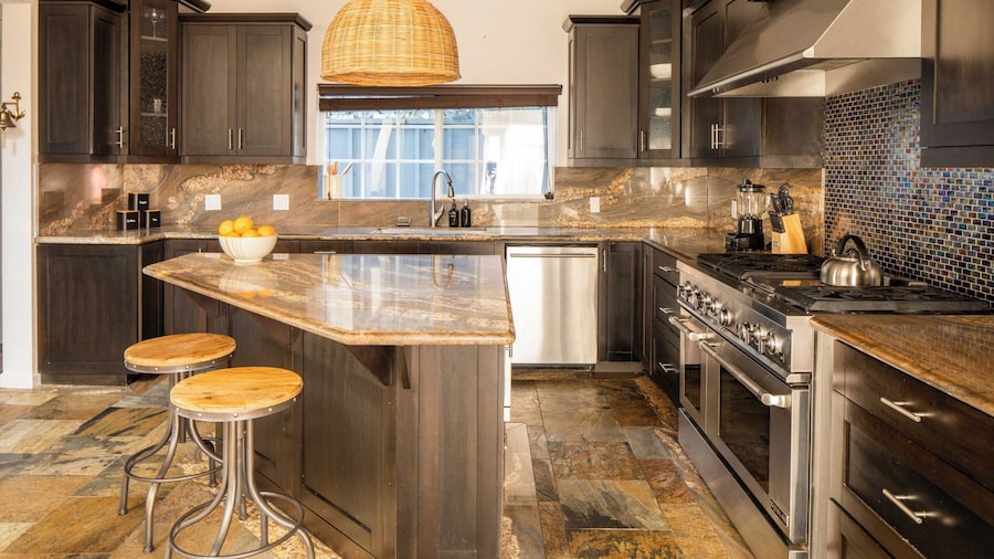 Sand Castle by Avantstay Beach House on Balboa Peninsula w/ Patio & Hot Tub