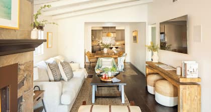 Sand Castle by Avantstay Beach House on Balboa Peninsula w/ Patio & Hot Tub