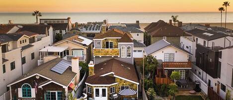 Rumah (3 Bedrooms) | Bagian depan properti