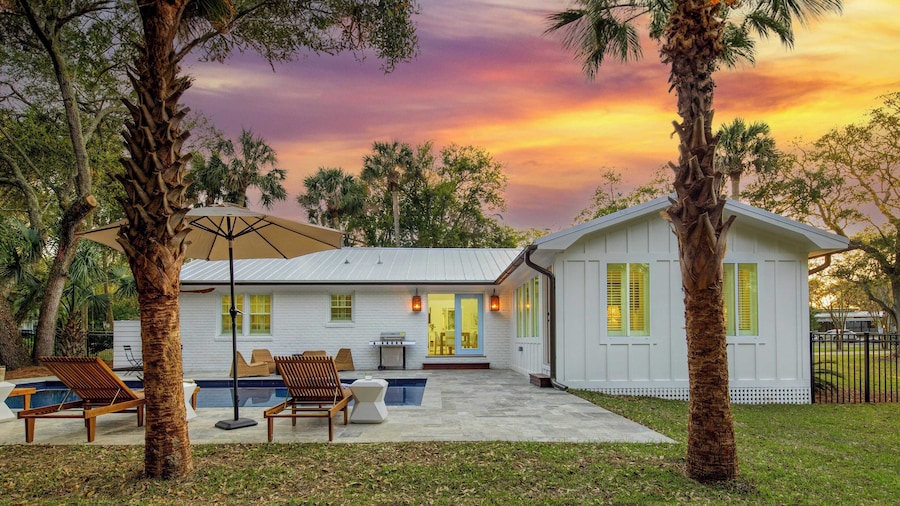 Sawyer by Avantstay Stunning Isle Of Palms Home w/ Pool!