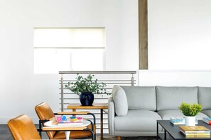 Interior - O'neill II by Avantstay Coastal Paradise Steps From Beach Newly Renovated! (Newport Beach)