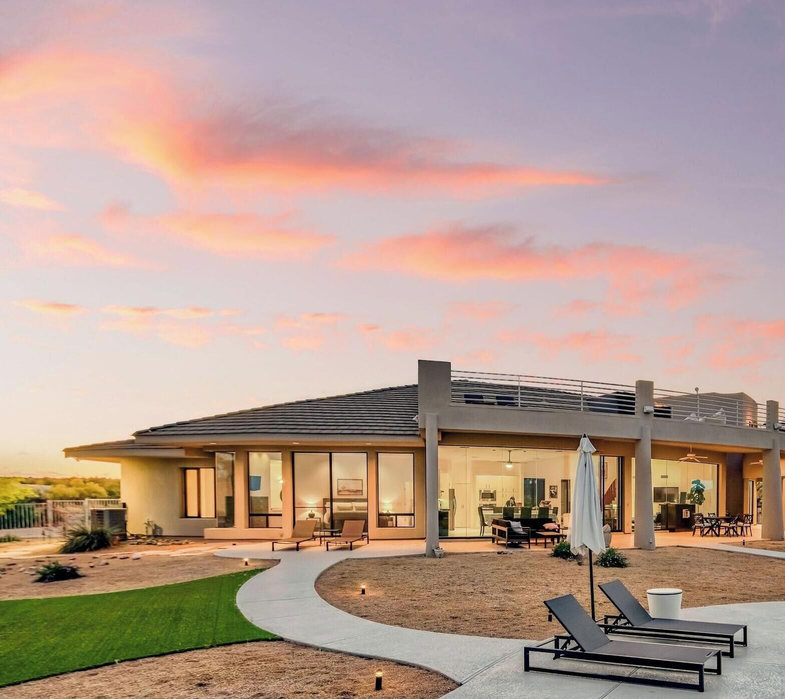 House (4 Bedrooms) | Front of property