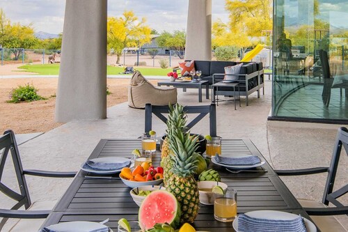  Fallbrook by AvantStay | Rooftop Deck + Pool + Putting Green | Sunset Mtn Views
