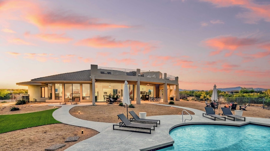 Fallbrook by Avantstay Secluded Home on 40acres W/pool, Rooftop & Trails!