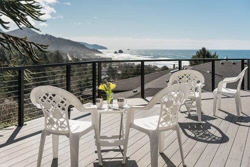 Anchor's Retreat by Avantstay Gorgeous Clift Top Views w/ Incredible Patio