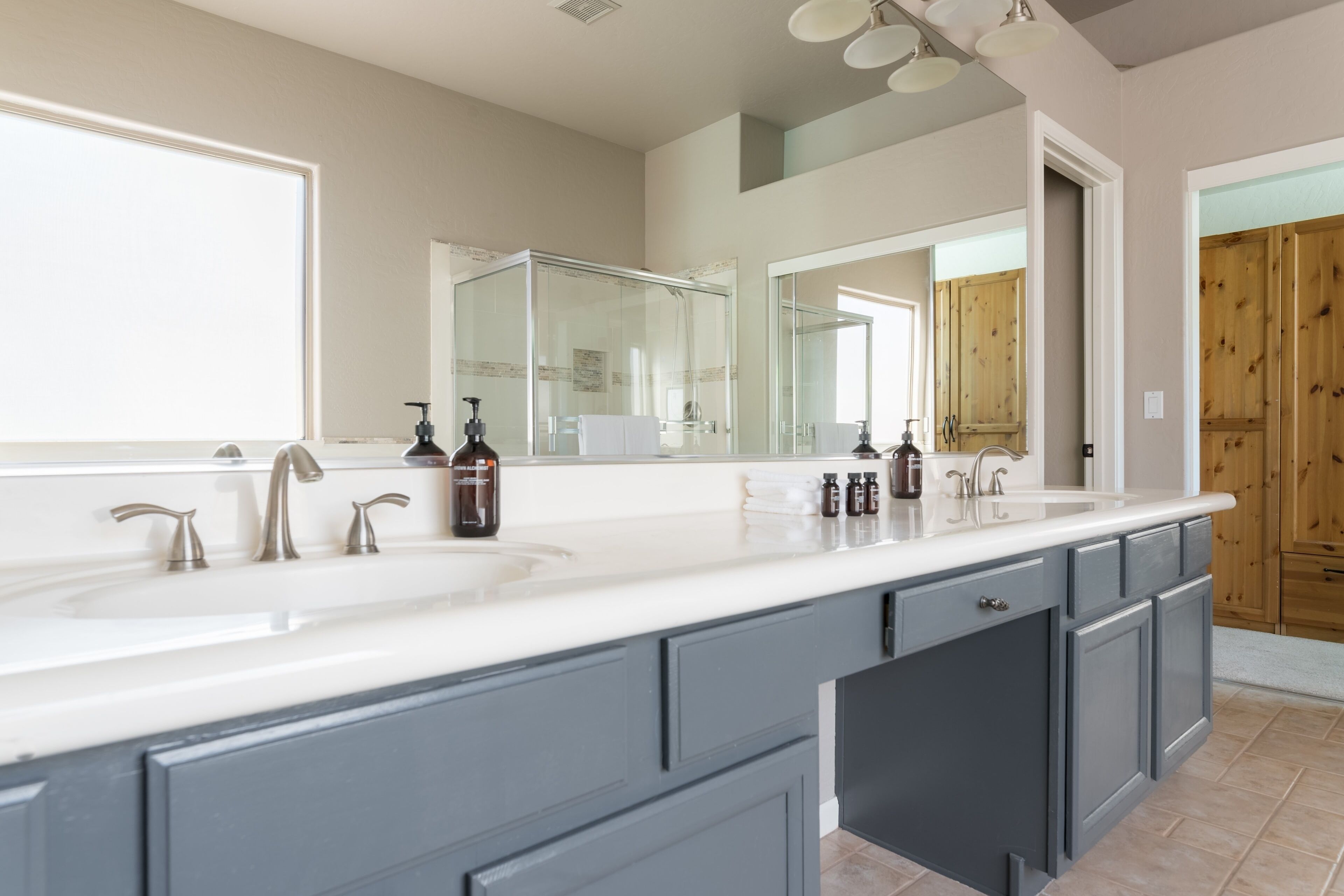 Dwight by Avantstay Blissful Serene Oasis Pool, Firepit & Entertainers Patio