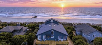 Lighthouse by Avantstay Beachfront View Home w/ Pool Table & Ping Pong