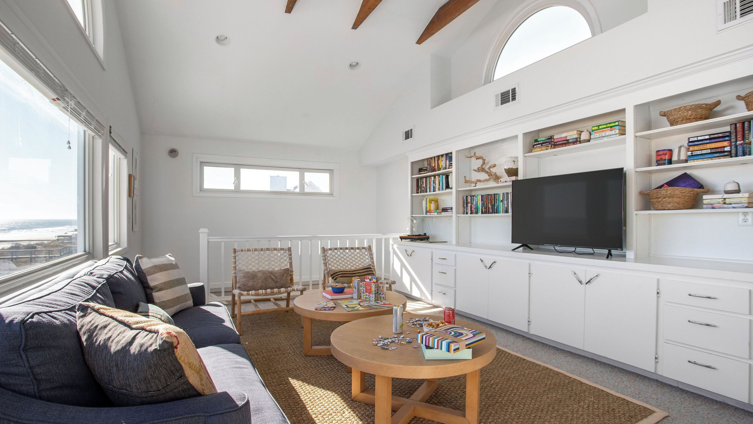 House (6 Bedrooms) | Interior