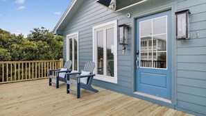 House (6 Bedrooms) | Interior - Lighthouse by Avantstay Beachfront View Home w/ Pool Table & Ping Pong (Folly Beach)