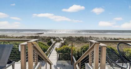 Lighthouse by Avantstay Beachfront View Home w/ Pool Table & Ping Pong