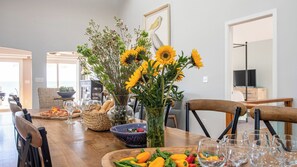 House (6 Bedrooms) | Interior