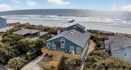 Lighthouse by Avantstay Beachfront View Home w/ Pool Table & Ping Pong