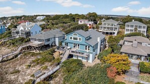 House (6 Bedrooms) | Interior - Lighthouse by Avantstay Beachfront View Home w/ Pool Table & Ping Pong (Folly Beach)
