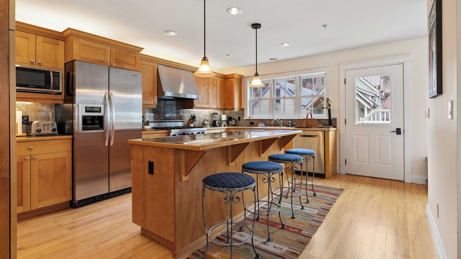 Legacy House by Avantstay Beautiful 4bdr Home in Great Location w/ Hot Tub
