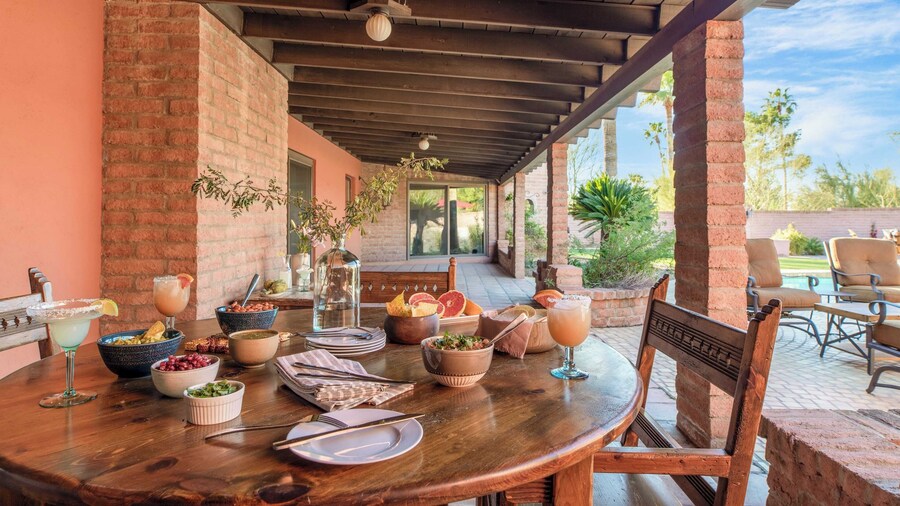 Charming 5bdr Hacienda w/ Pool, Fire Pit, Billiards La Casona by Avantstay