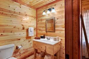 House (6 Bedrooms) | Bathroom - Haywood by Avantstay Mountain Living Dream! w/ Movie Theatre, Hot Tub+views! (Sevierville)