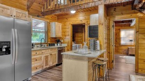 Casa (2 Bedrooms) | Cocina privada | Horno, parrilla de estufa, lavavajillas y cafetera y tetera 