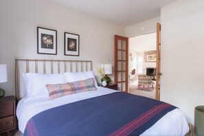 4 bedrooms, iron/ironing board, free cots/infant beds, bed sheets - Marigold by Avantstay Warm & Stylish Home in Wine Country w/ Pool (Santa Rosa)