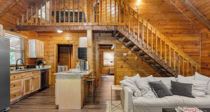 Hot Tub, Deck Views, Foosball, Firepit Secluded Cabin Dudley IV by Avantstay