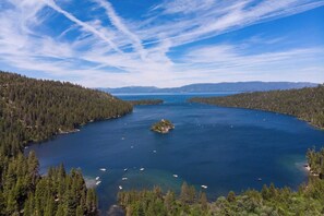 Interior - Owl's Peak by Avantstay Private Pine Tree Cabin Mins From The Water (Tahoma)
