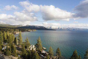 Interior - Owl's Peak by Avantstay Private Pine Tree Cabin Mins From The Water (Tahoma)
