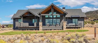 Pioneer by Avantstay Magnificent Home Located In The Brasada Ranch Community!