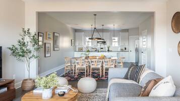 Nhà (3 Bedrooms) | Nội thất