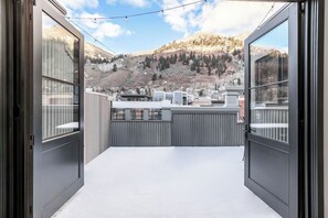 Interior - New San Juan 303 by Avantstay Modern Penthouse w/ Deck Overlooking Main Street (Telluride)