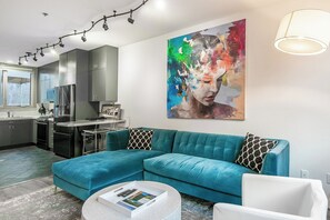 Interior - New San Juan 303 by Avantstay Modern Penthouse w/ Deck Overlooking Main Street (Telluride)