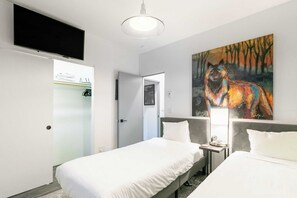 House (2 Bedrooms) | 2 bedrooms, free cribs/infant beds, bed sheets