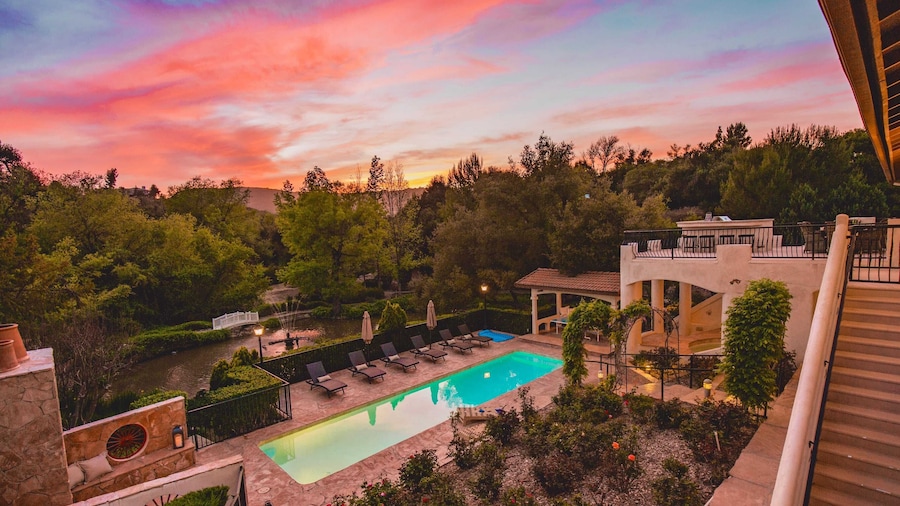 5 Acre Estate w/ Lake, Pool & Hot Tub De Luz by Avantstay