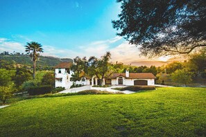 Villa (Multiple Bedrooms) | Interior - 5 Acre Estate w/ Lake, Pool & Hot Tub De Luz by Avantstay (Temecula)