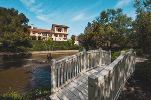 Villa (Multiple Bedrooms) | Interior - 5 Acre Estate w/ Lake, Pool & Hot Tub De Luz by Avantstay (Temecula)