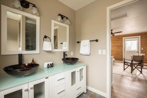 Villa (5 Bedrooms) | Interior - Chateau Syrah by Avantstay Picturesque Estate w/ Pool, Table Tennis & Pool Table New Pickleball Court + Basketball Hoop (Temecula)