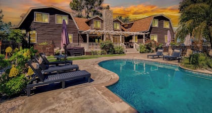 Chateau Syrah by Avantstay Picturesque Estate w/ Pool, Table Tennis & Pool Table New Pickleball Court + Basketball Hoop