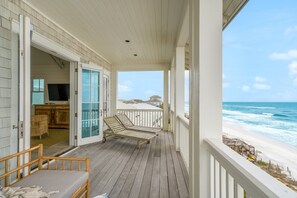 Property grounds - Marlin by Avantstay Beachfront Mansion w/ 10 Bdrs & Multiple Living Spaces & Kitchens! (Panama City Beach)
