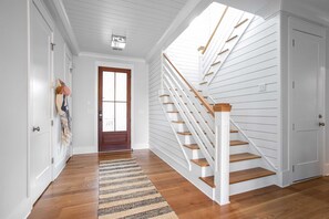 House (5 Bedrooms) | Interior - 1blck to Beach, Pool, Outdoor Kitchen, Game Room Pelican by Avantstay (Isle of Palms)