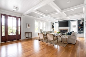 House (5 Bedrooms) | Interior