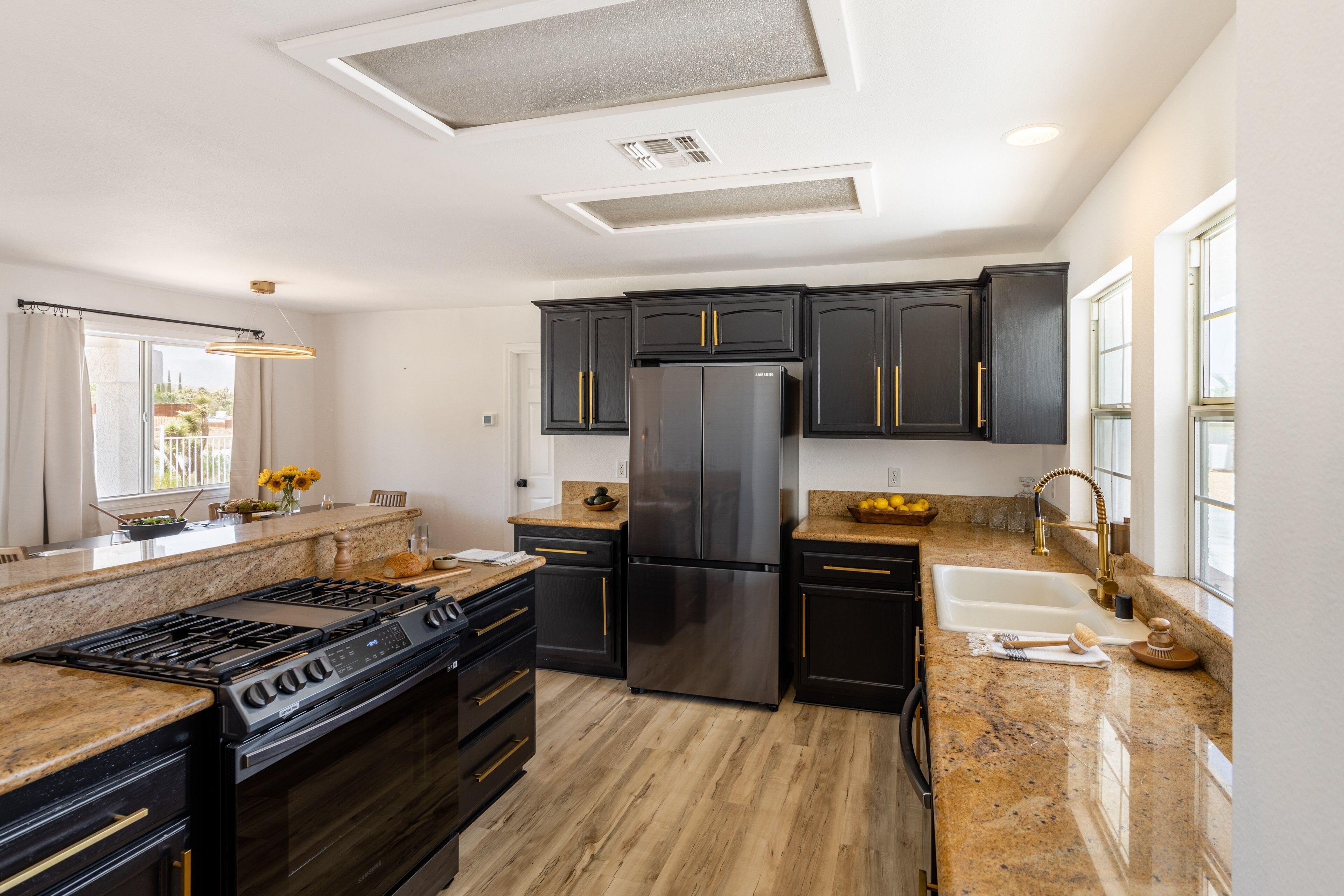 Desert View by Avantstay20mins From Joshua Tree! w/ Container Pool!