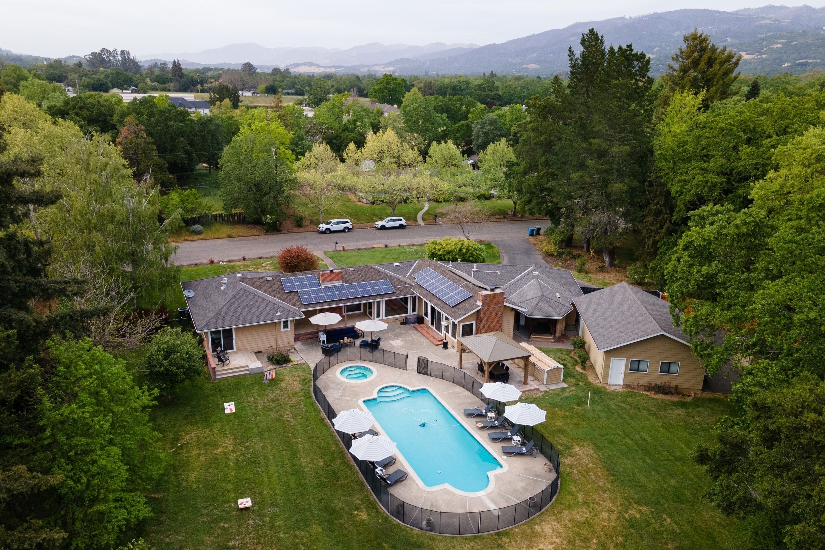 Wildflower by Avantstay Gorgeous Wine Country Home w/ Pool, Bocce Ball Court & Huge Yard!