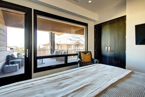 House (3 Bedrooms) | 3 bedrooms, iron/ironing board, free cots/infant beds, travel cot - Juniper Landing 3 Bedroom by Avantstay Condo in Park City Mountain Resort w/ Pool, Hot Tub & Gym (Park City)