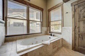 Huoneisto (3 Bedrooms) | Sisätilat