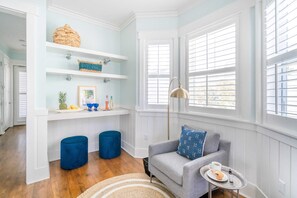 Interior - Pearl by Avantstay Idyllic Seaside Getaway w/ 2 Large Decks & Lush Garden (Santa Rosa Beach)