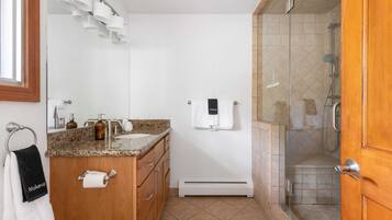 Bathtub, free toiletries, towels, soap