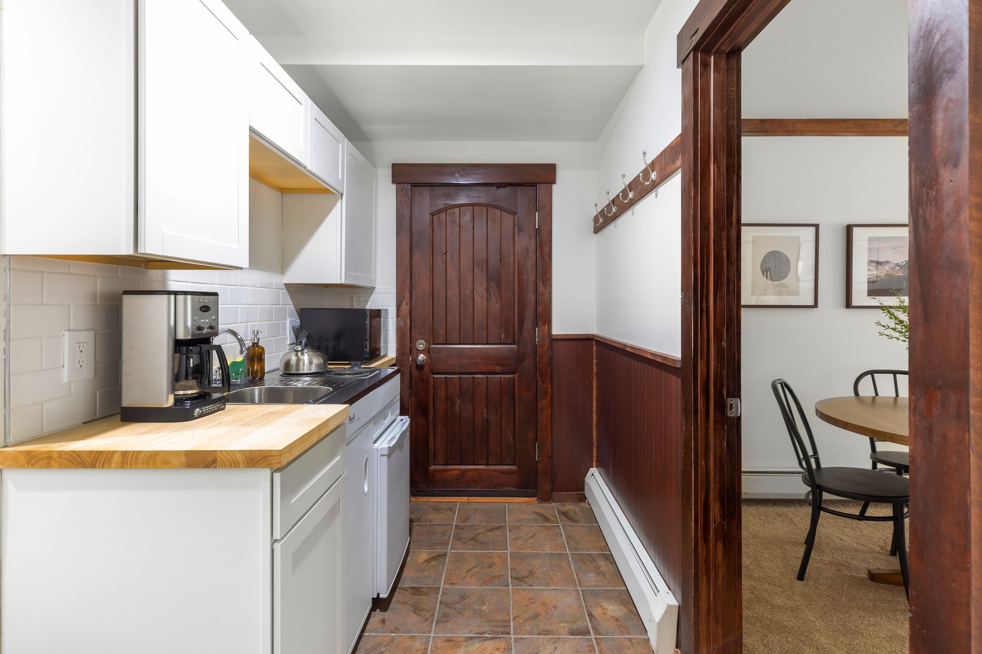 Bighorn by Avantstay Spacious Ski Cabin w/ Sprawling Porch, Views & Hot Tub!