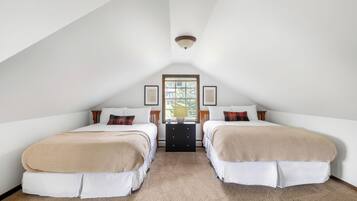 5 bedrooms, desk, iron/ironing board, free cots/infant beds