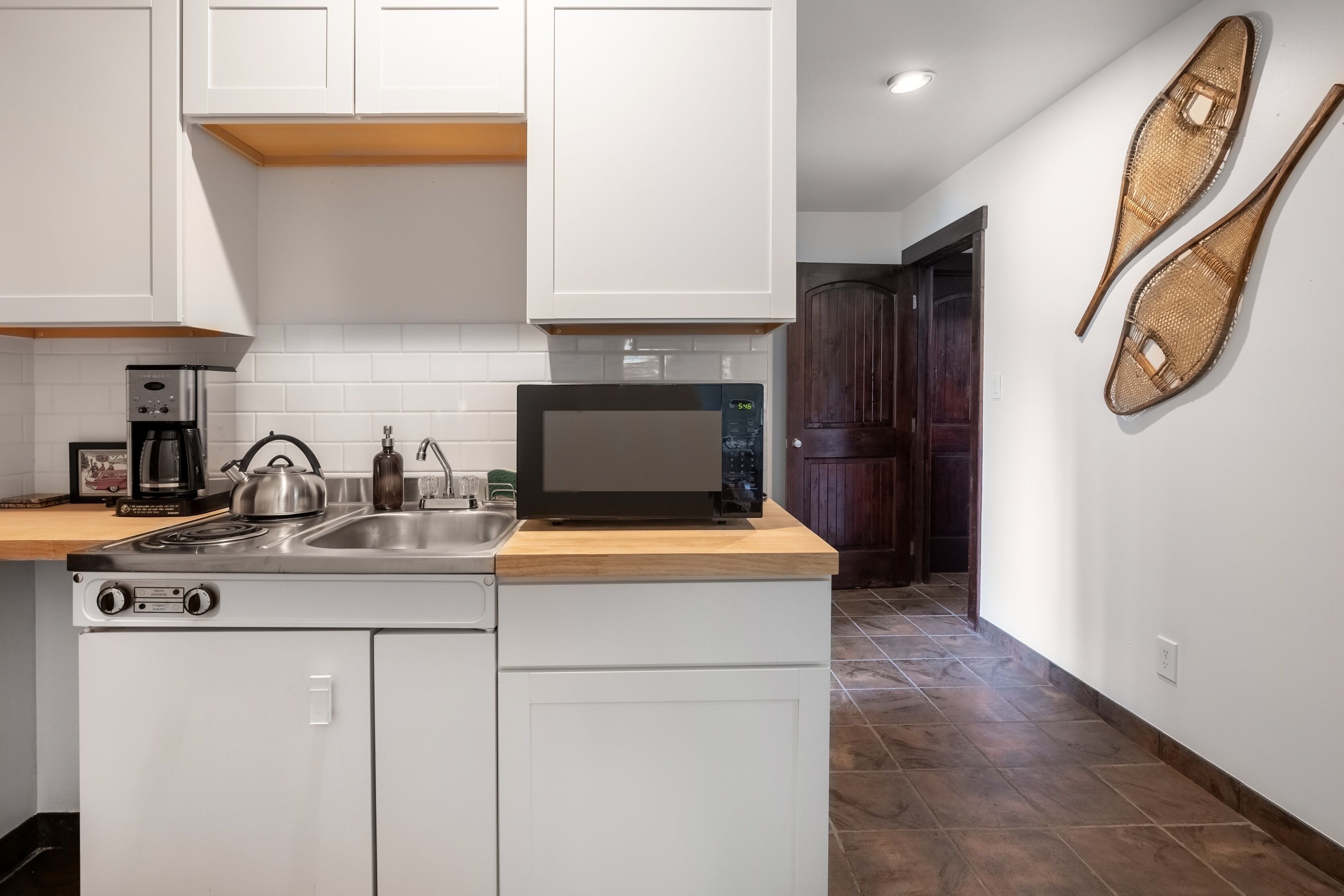 Bighorn by Avantstay Spacious Ski Cabin w/ Sprawling Porch, Views & Hot Tub!