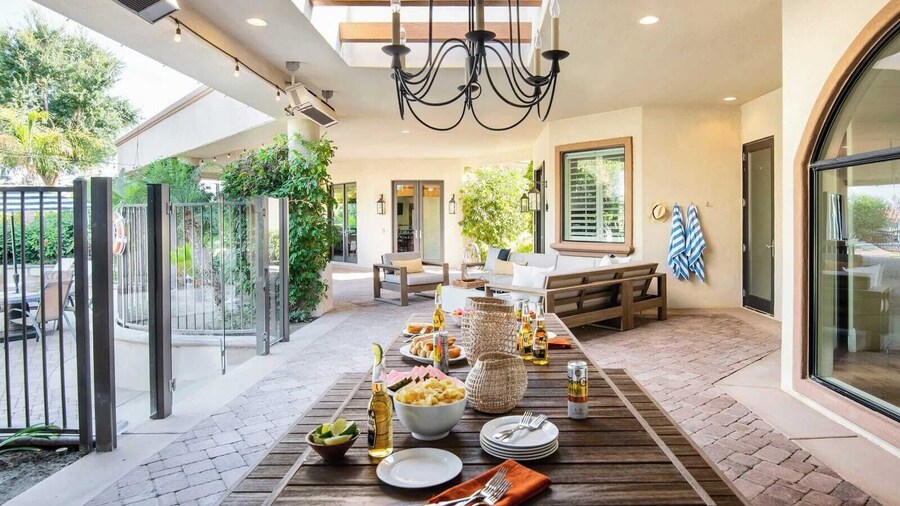 Villa Verbena by Avantstay Expansive Estate w/ B-ball Court, Pool/spa & Entertainer's Yard